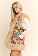 Load image into Gallery viewer, Davi & DaniJACQUARD BODICE FAUX FUR SEAM DETAIL VEST -