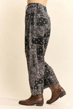 Load image into Gallery viewer, Davi & Dani - BANDANA PRINTJEANS Ship 9/28/29
