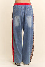 Load image into Gallery viewer, Davi & Dani - SIDE STRIPE TRACK JEANS