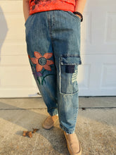 Load image into Gallery viewer, J.NNA - Flower Patch Jeans