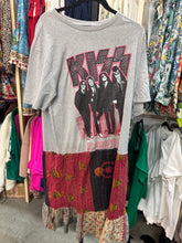 Load image into Gallery viewer, Indi and Sai - Upcycle Kantha Band Tee One OF The Kind