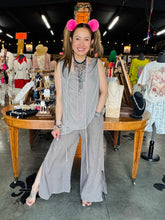 Load image into Gallery viewer, Karamel Collection - Linen Palazzo Pants with Front Pockets - Taupe