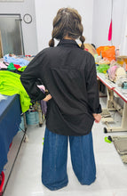 Load image into Gallery viewer, HC - Front Pleated Point Collar Shirt- Black