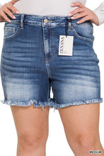 Load image into Gallery viewer, Plus Mid Rise Raw Frayed Hem Shorts
