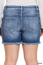 Load image into Gallery viewer, Plus Mid Rise Raw Frayed Hem Shorts