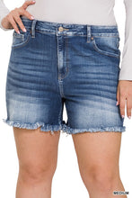 Load image into Gallery viewer, Plus Mid Rise Raw Frayed Hem Shorts