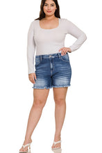 Load image into Gallery viewer, Plus Mid Rise Raw Frayed Hem Shorts