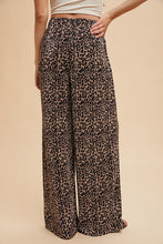 Load image into Gallery viewer, Leopard Plisse Lounge Wide Pants
