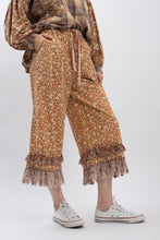 Load image into Gallery viewer, Floral Printed With Lace Trim Elastic Waist Pants