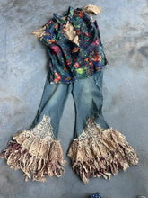 Load image into Gallery viewer, A Rare Bird - Dark Rag Floral Flannel Vest