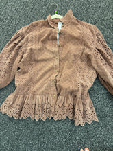 Load image into Gallery viewer, Bluevelvet - 3/4 SLEEVE EMBROIDERED RUFFLE BLOUSE Cream ship 9-15