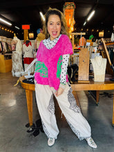 Load image into Gallery viewer, Wash Tiger Tee Hot Pink