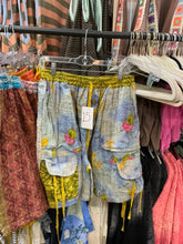 Load image into Gallery viewer, HCWL - Daisy Cargo Shorts