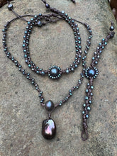Load image into Gallery viewer, HC - Double Strands Black Pearls Sunflower Chocker 14"-18"