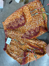 Load image into Gallery viewer, HCWL - Daisy Cargo Shorts