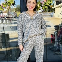 Load image into Gallery viewer, HC _ RoRo Basic Top Leopard Gray