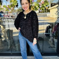 Load image into Gallery viewer, HC - Roxy Texture Fringe Shirt - Black