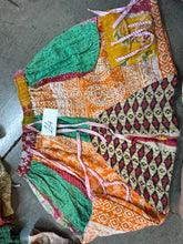Load image into Gallery viewer, HCWL - Daisy Cargo Shorts