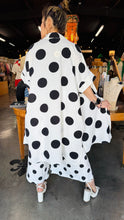 Load image into Gallery viewer, Oddi - Short Sleeve Polka Dot Button-Down Shirt