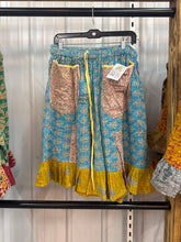 Load image into Gallery viewer, HCWL - Yoyo Slit Ruffle Shorts