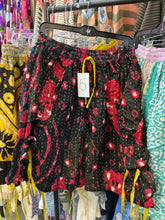 Load image into Gallery viewer, HCWL - Daisy Cargo Shorts