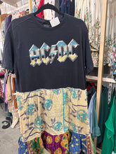 Load image into Gallery viewer, Indi and Sai - Upcycle Kantha Band Tee One OF The Kind