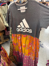 Load image into Gallery viewer, Indi and Sai - Upcycel Kantha Band Tee One OF The Kind