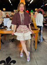 Load image into Gallery viewer, Bluevelvet - LIGHTWEIGHT FLORAL RUFFLE SHORTS