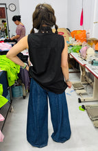 Load image into Gallery viewer, HC - Magical Tank Point Collar Shirt- Black