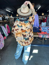 Load image into Gallery viewer, I Love Linen - Horses Collared Top