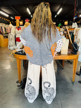 Load image into Gallery viewer, I Love Linen - Wash Tiger Tee Gray