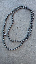 Load image into Gallery viewer, HC - Occean Love Black/White Pearls Lariat 42"