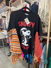 Load image into Gallery viewer, Indi and Sai - Upcycle Kantha Band Tee One OF The Kind