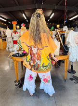 Load image into Gallery viewer, I Love Linen - Collar Linen Top Cowgirl & Horse