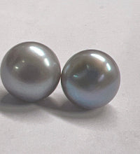 Load image into Gallery viewer, HC - Silver Gray Pearl Stud 6mm