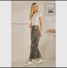 Load image into Gallery viewer, Oli & Hali - Washed Distressed Camouflage Pants