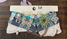 Load image into Gallery viewer, A RARE BIRD - COLLAR WITH BROOCHES