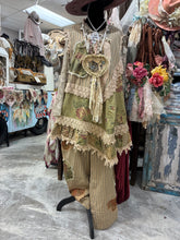 Load image into Gallery viewer, A Rare Bird - Striped Butterfly Pant