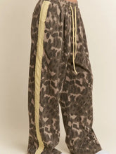 Load image into Gallery viewer, J.NNA - Leopard Print Solid Stripe Wide Leg Bottoms