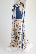 Load image into Gallery viewer, Easel- FLORAL PRINTED MINERAL WASHED PANTS