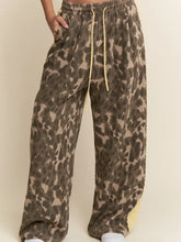 Load image into Gallery viewer, J.NNA - Leopard Print Solid Stripe Wide Leg Bottoms
