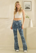Load image into Gallery viewer, Oli & Hali - 2 WASHED FLORAL BOOT CUT JEANS