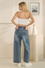 Load image into Gallery viewer, Oli & Hali - WASHED HEART EMBROIDERED BOYFRIEND JEANS