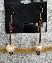 Load image into Gallery viewer, Single Angel Freshwater Pearl Earrings
