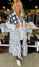 Load image into Gallery viewer, Feeling Special Kimono