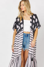 Load image into Gallery viewer, Feeling Special Kimono