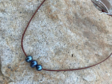 Load image into Gallery viewer, Three Angel Black Pearl Necklace