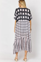 Load image into Gallery viewer, Feeling Special Kimono