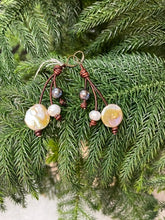 Load image into Gallery viewer, Triple Drop Pearl Earring