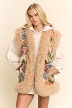 Load image into Gallery viewer, Davi &amp; DaniJACQUARD BODICE FAUX FUR SEAM DETAIL VEST -
